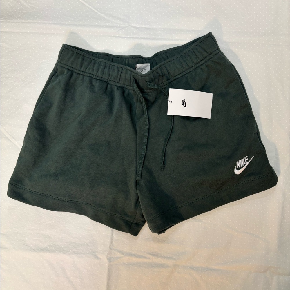 Nike Dark Green Athletic Shorts size M new with tags